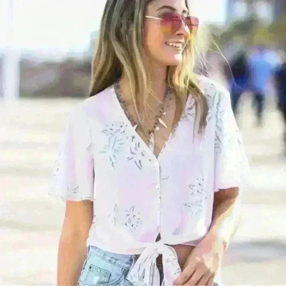 Show Me Your MuMu Tops - Show Me Your Mumu Lavender Cropped Tie Front Floral Top Size XS